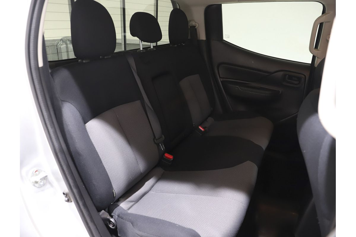 2019 Mitsubishi Triton GLX MR 4X4