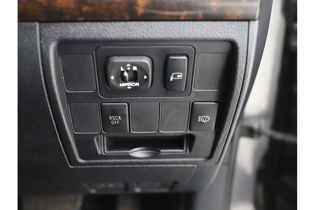 2010 Toyota Landcruiser Sahara UZJ200R