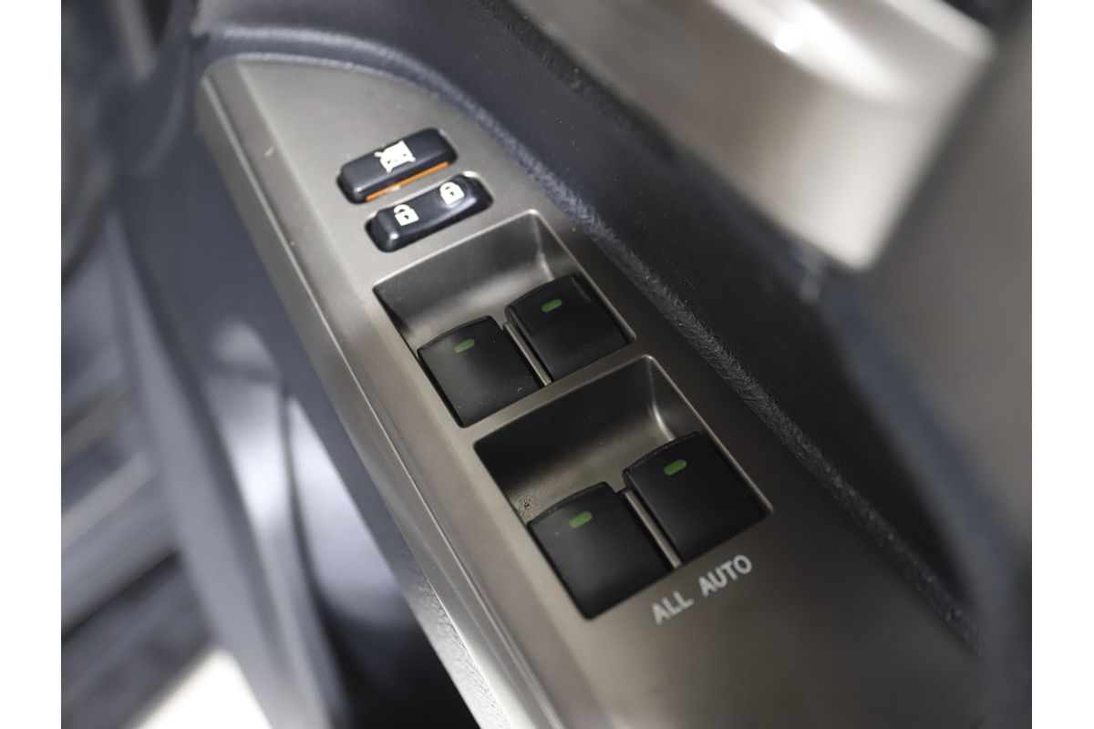 2010 Toyota Landcruiser Sahara UZJ200R