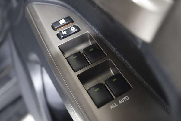 2010 Toyota Landcruiser Sahara UZJ200R