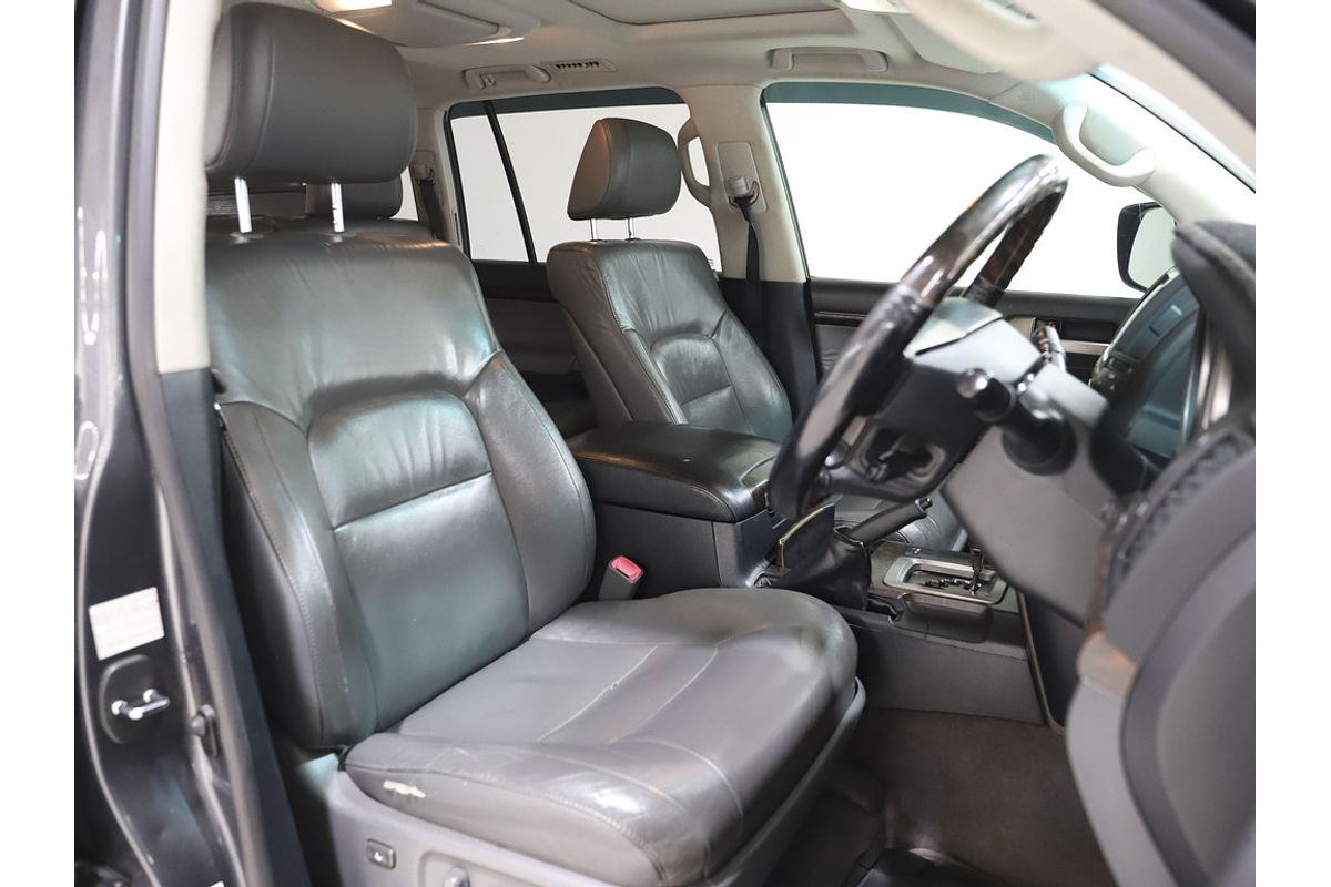 2010 Toyota Landcruiser Sahara UZJ200R