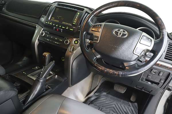 2010 Toyota Landcruiser Sahara UZJ200R