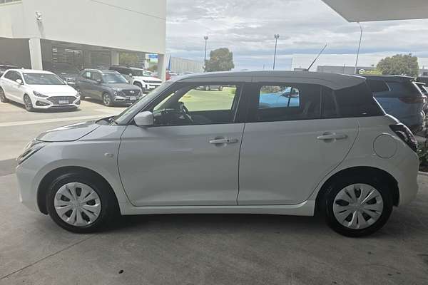 2024 Suzuki Swift Hybrid UZ