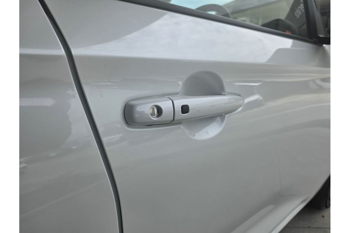 2024 Suzuki Swift Hybrid UZ