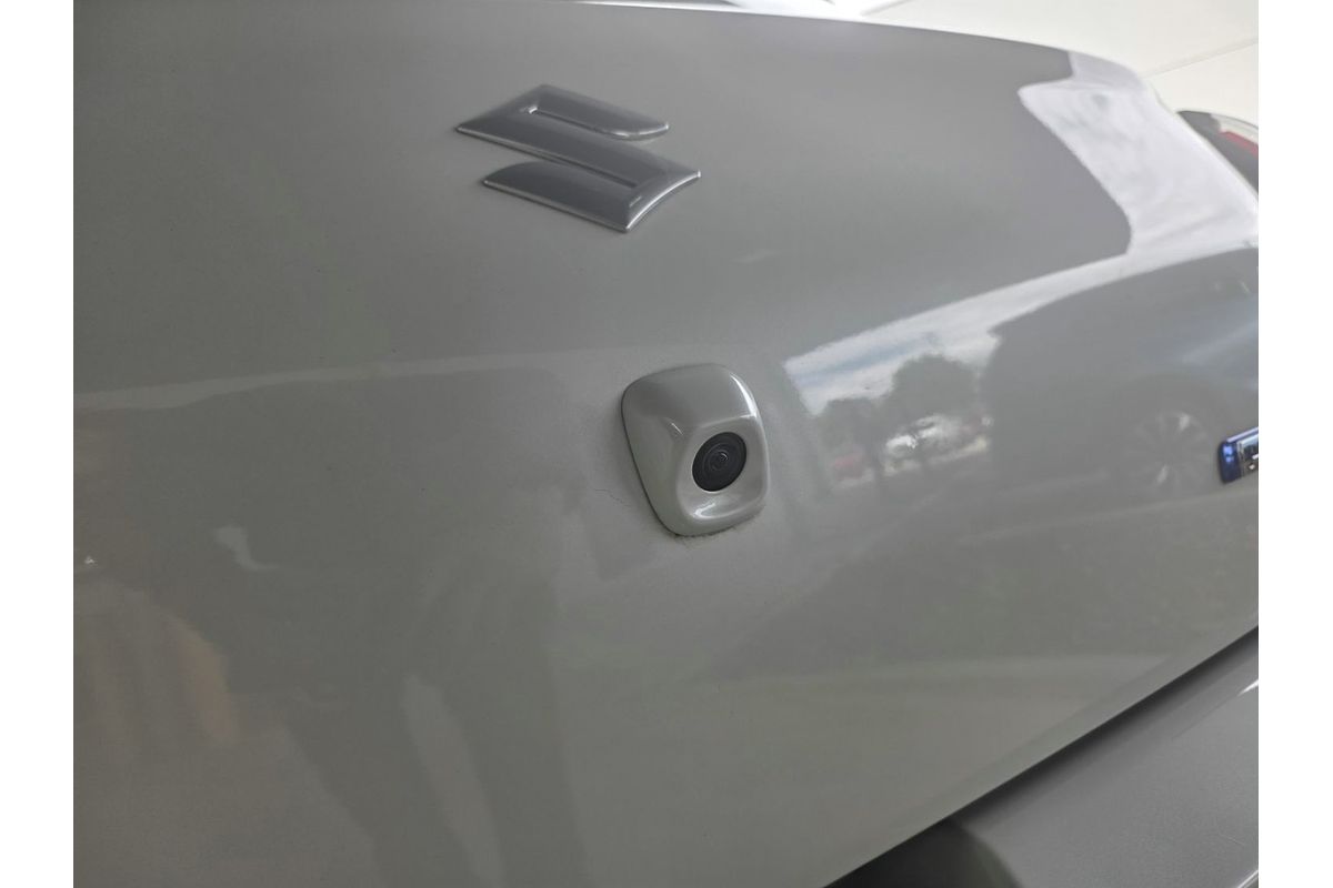 2024 Suzuki Swift Hybrid UZ