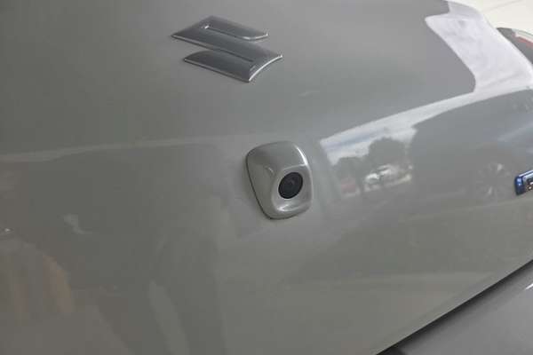 2024 Suzuki Swift Hybrid UZ