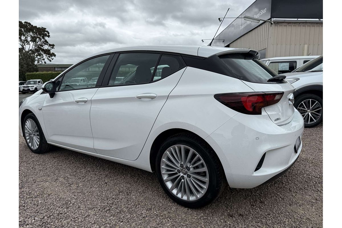 2016 Holden Astra R BK