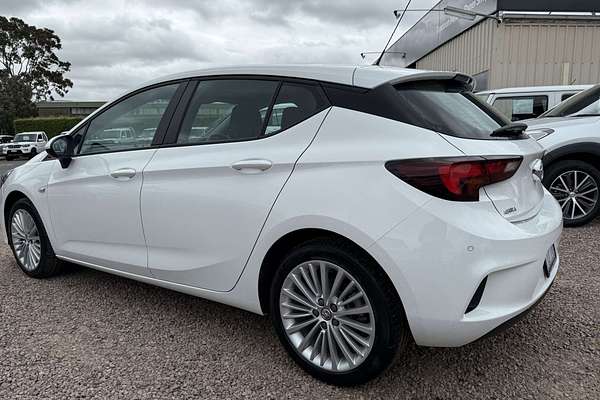 2016 Holden Astra R BK