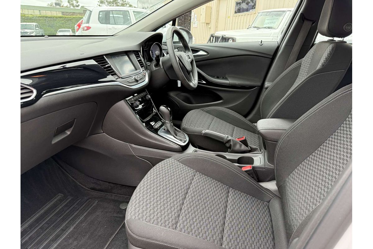 2016 Holden Astra R BK