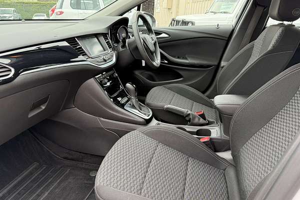 2016 Holden Astra R BK