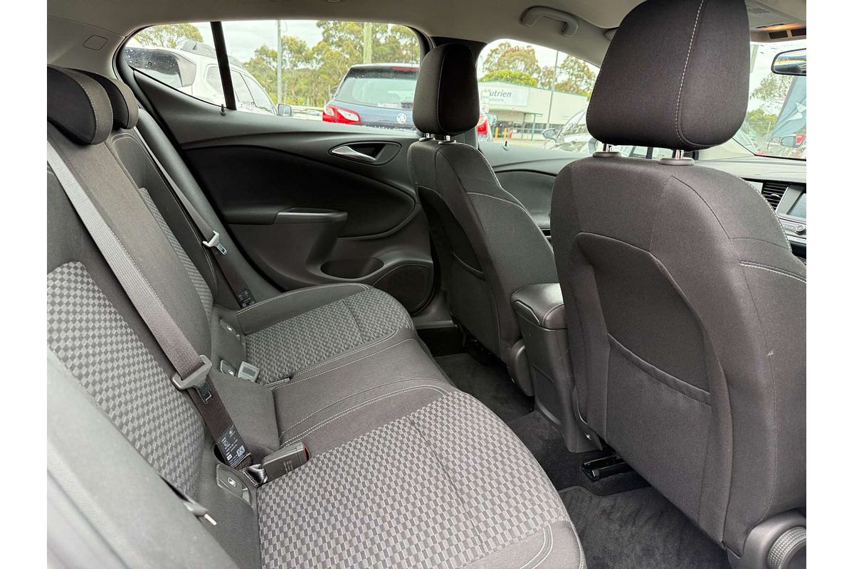 2016 Holden Astra R BK