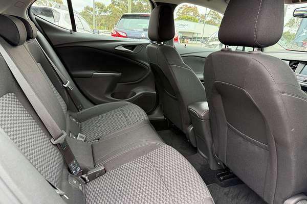 2016 Holden Astra R BK