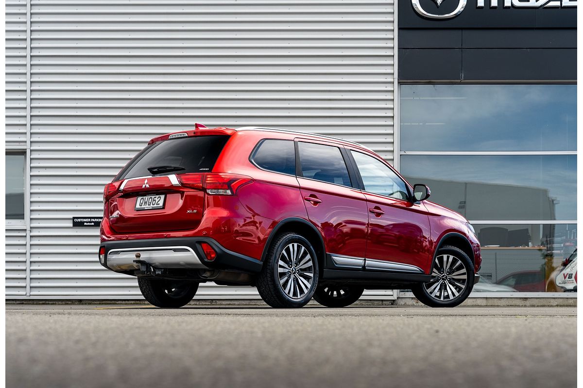 2018 Mitsubishi Outlander Xls 2.4P/4Wd/Cvt