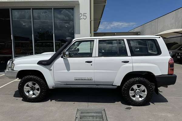 2012 Nissan Patrol DX GU 8