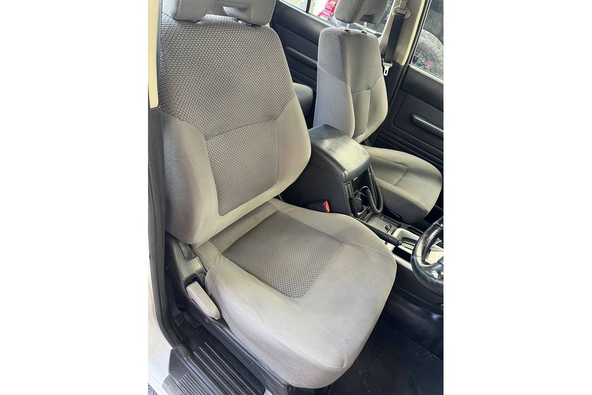 2012 Nissan Patrol DX GU 8