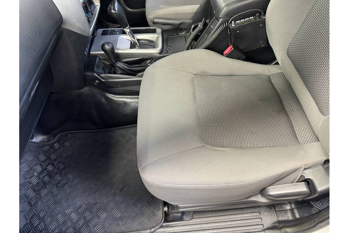2012 Nissan Patrol DX GU 8