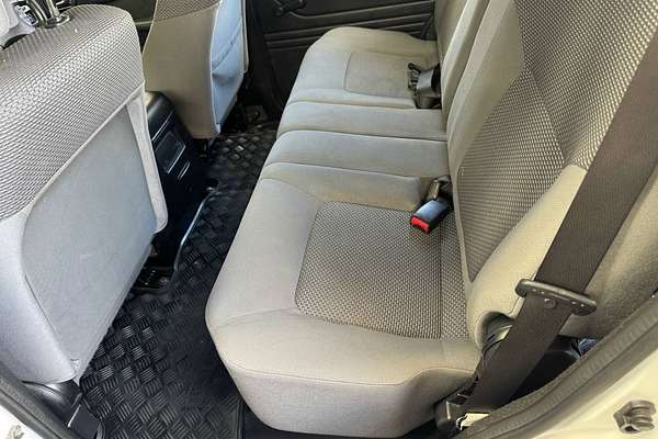 2012 Nissan Patrol DX GU 8