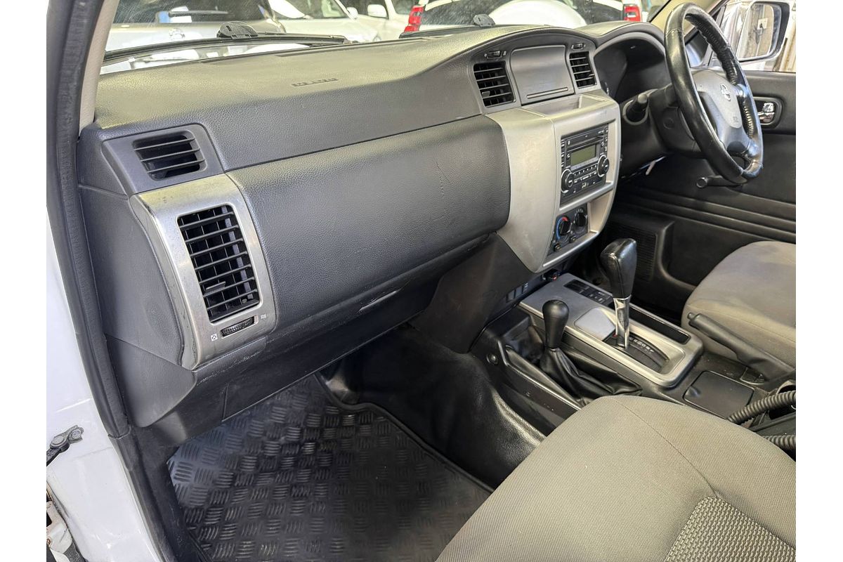 2012 Nissan Patrol DX GU 8