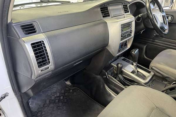 2012 Nissan Patrol DX GU 8