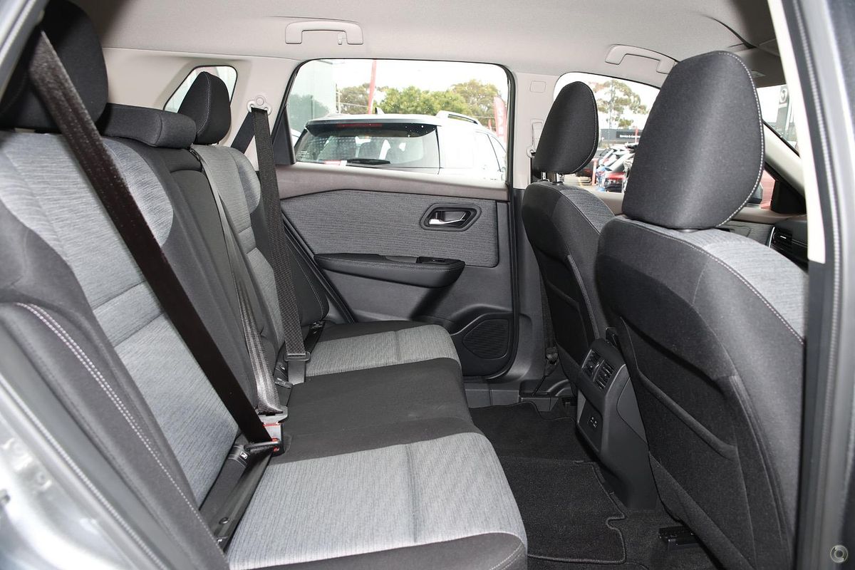 2025 Nissan X-TRAIL ST T33