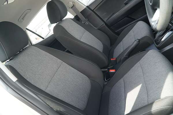 2024 Kia Stonic S YB