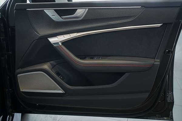 2024 Audi RS6 Performance C8