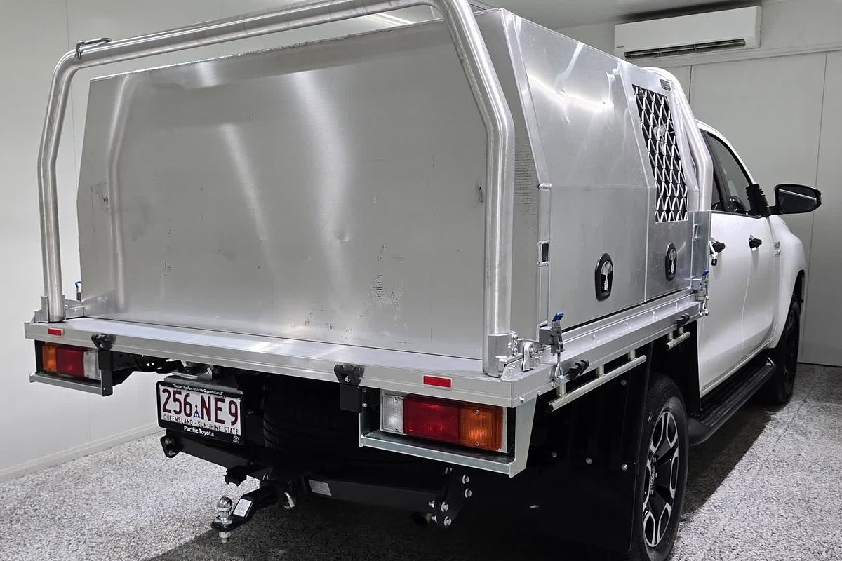 2025 Toyota Hilux SR5 48V GUN126R 4X4