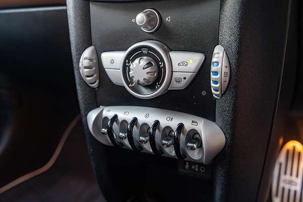 2010 MINI Hatch Cooper D Mayfair R56