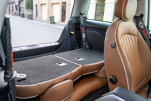 2010 MINI Hatch Cooper D Mayfair R56