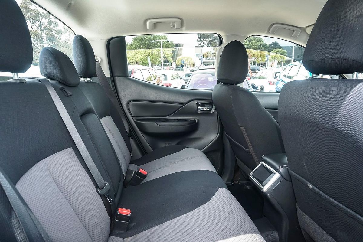 2019 Mitsubishi Triton GLX+ MR 4X4