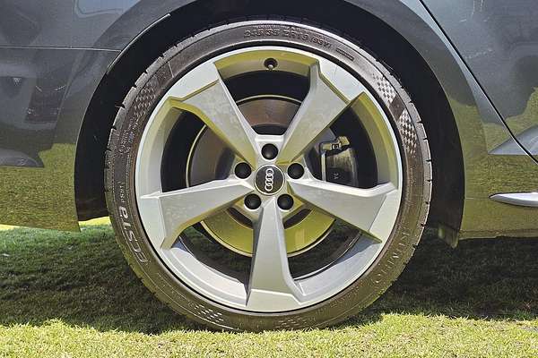 2019 Audi A4 45 TFSI S line B9