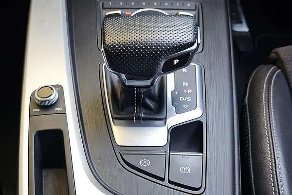 2019 Audi A4 45 TFSI S line B9