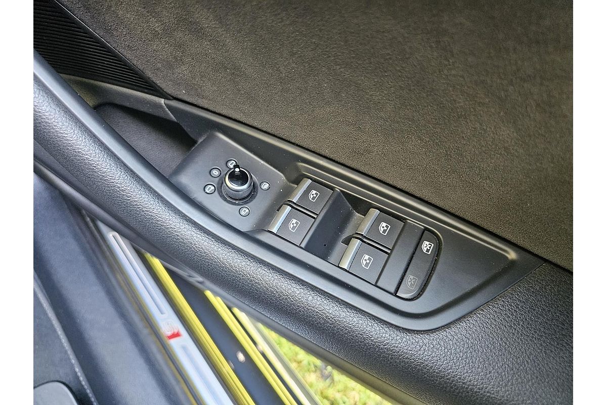 2019 Audi A4 45 TFSI S line B9