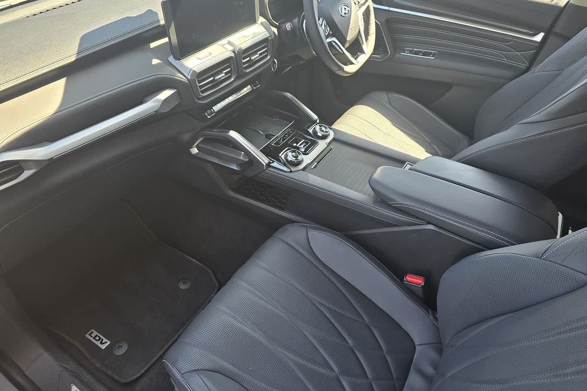 2025 LDV D90 Executive SV9A