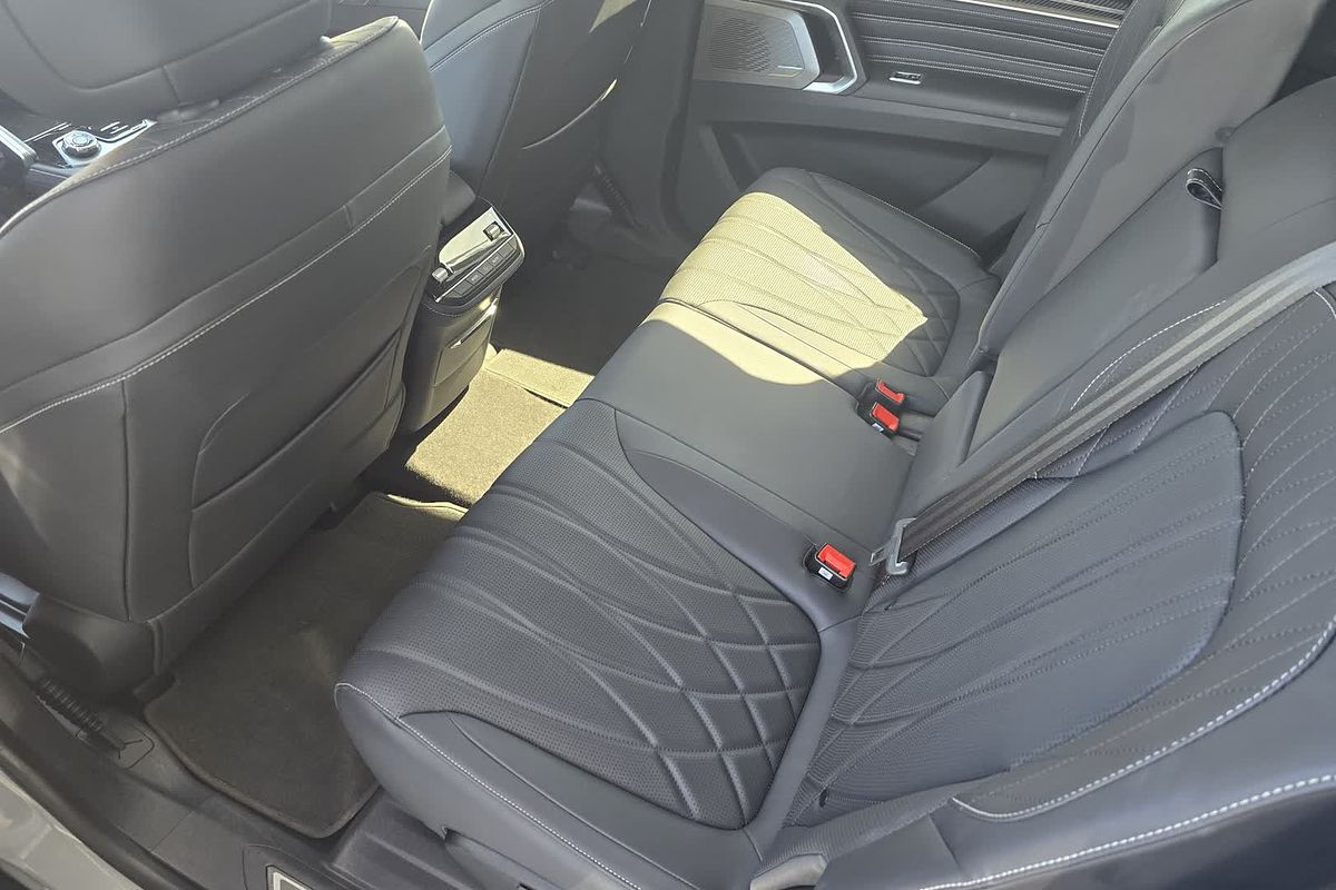 2025 LDV D90 Executive SV9A