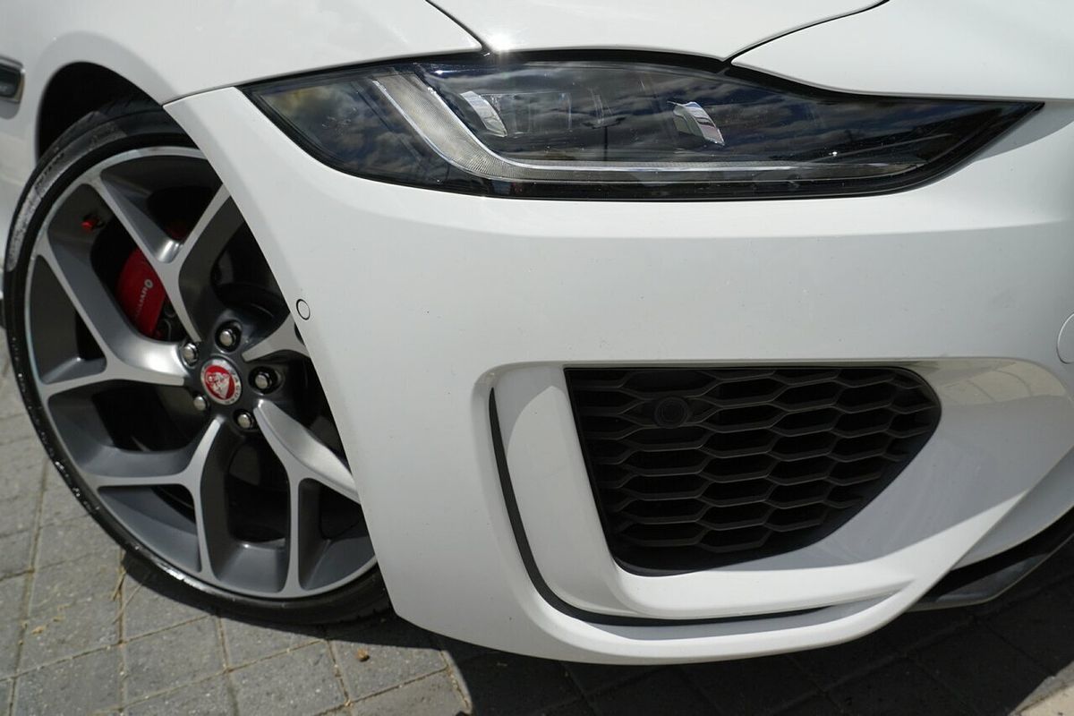 2019 Jaguar XE P300 R-Dynamic SE X760