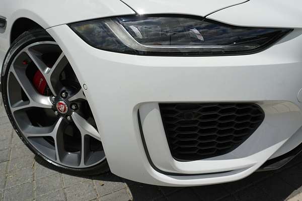 2019 Jaguar XE P300 R-Dynamic SE X760