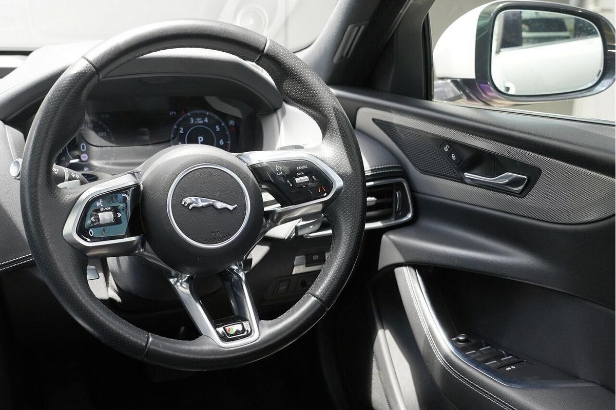 2019 Jaguar XE P300 R-Dynamic SE X760