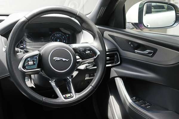 2019 Jaguar XE P300 R-Dynamic SE X760