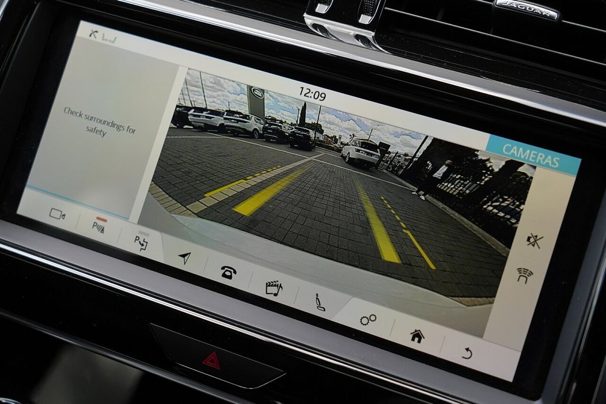 2019 Jaguar XE P300 R-Dynamic SE X760