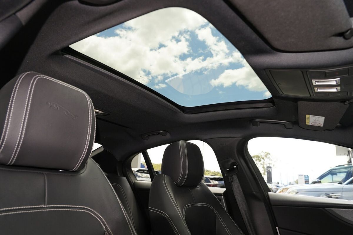 2019 Jaguar XE P300 R-Dynamic SE X760