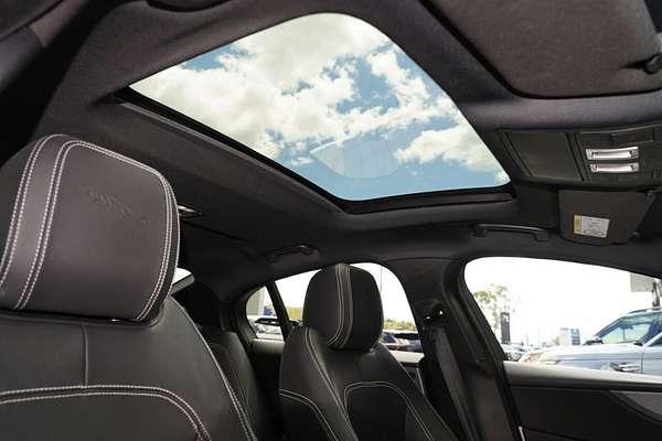 2019 Jaguar XE P300 R-Dynamic SE X760