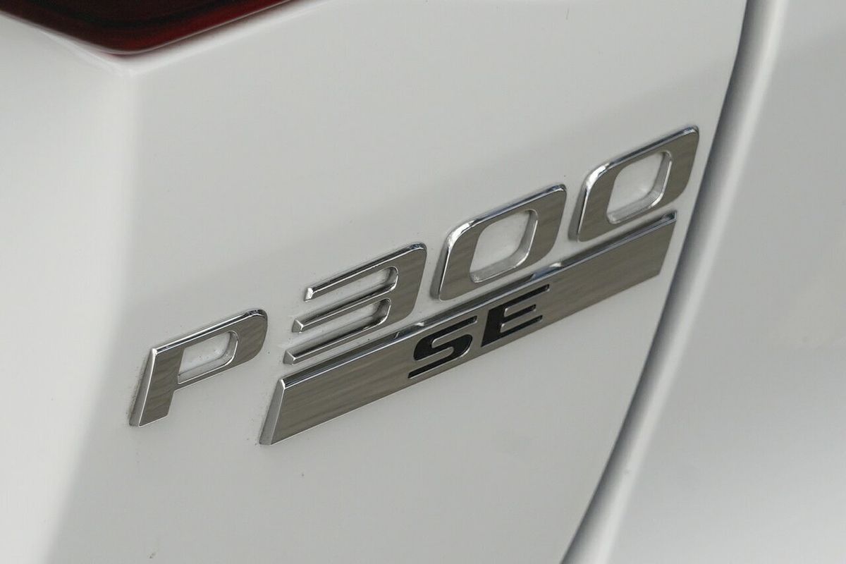 2019 Jaguar XE P300 R-Dynamic SE X760