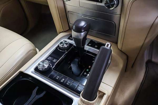 2016 Toyota Landcruiser Sahara VDJ200R