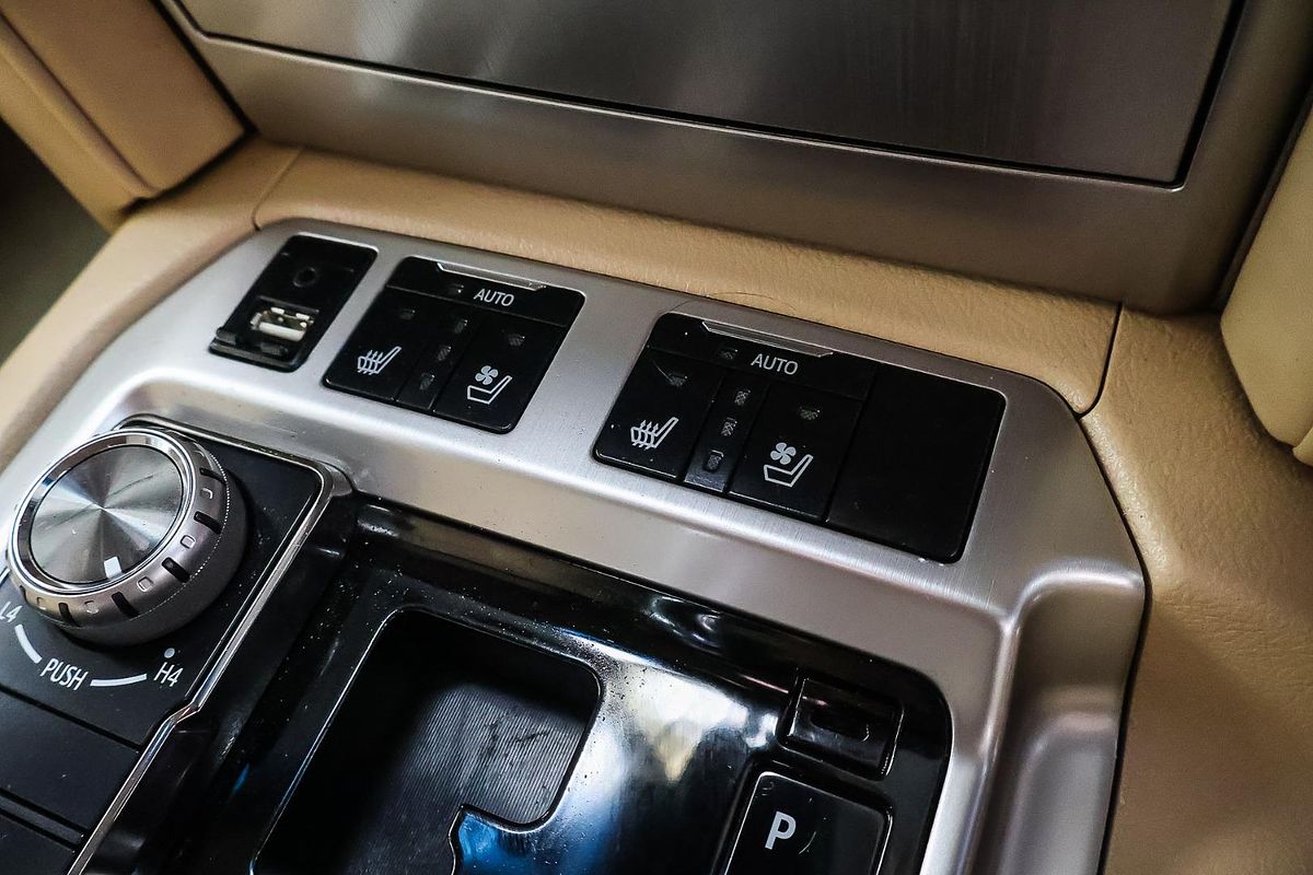 2016 Toyota Landcruiser Sahara VDJ200R