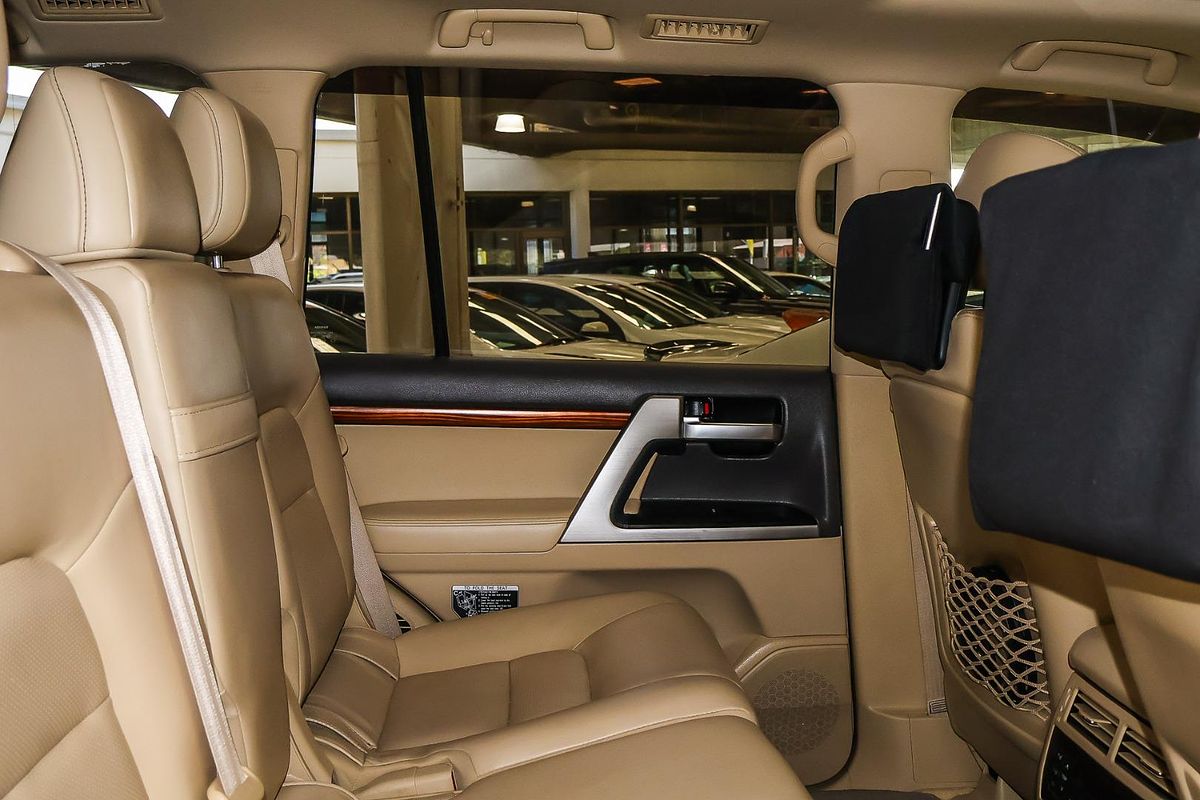 2016 Toyota Landcruiser Sahara VDJ200R