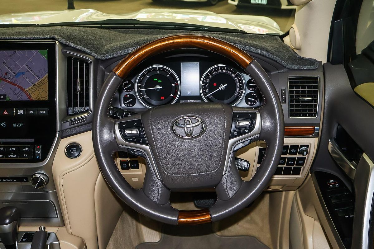 2016 Toyota Landcruiser Sahara VDJ200R