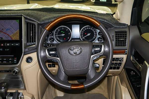 2016 Toyota Landcruiser Sahara VDJ200R