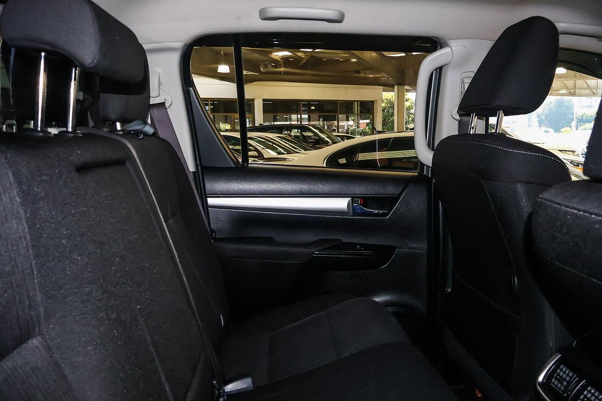 2020 Toyota Hilux SR5 GUN126R 4X4