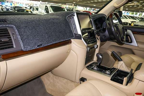 2016 Toyota Landcruiser Sahara VDJ200R